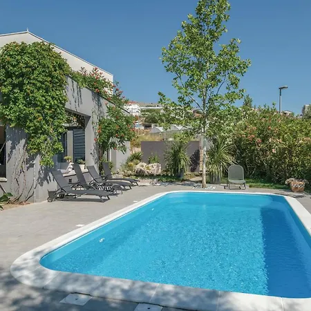 3 Bedroom Gorgeous In Podstrana